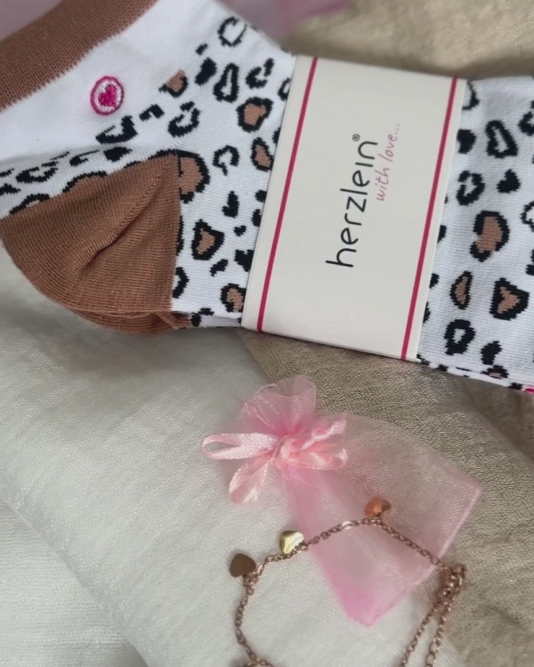 Herz Box – Musselin Geschenkbox in Creme & Weiss