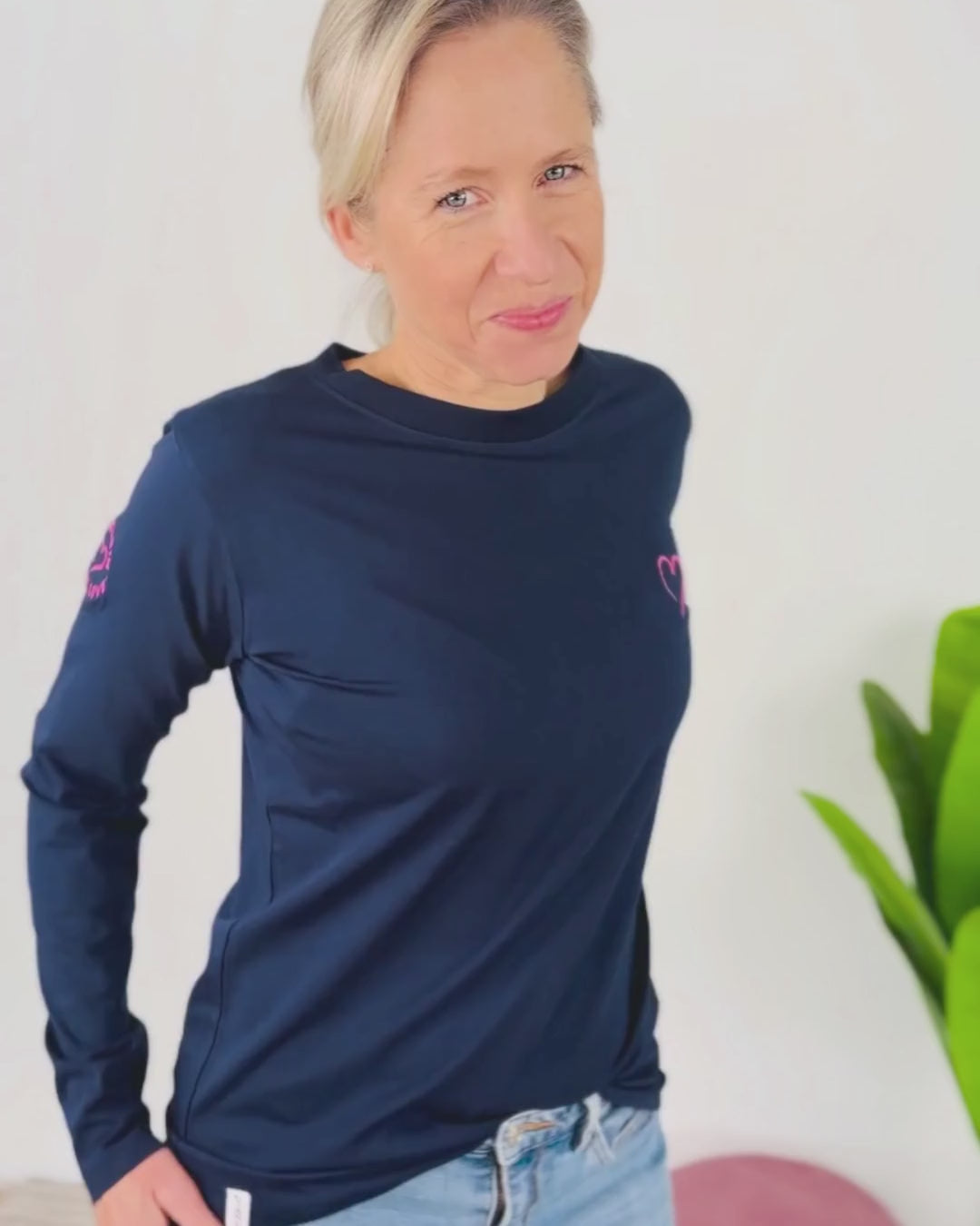 Herzlein® Longsleeve-Shirt mit Herzchen in Navy Blau