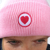 Herzlein® Beanie Mütze Strickmütze mit Umschlag und edlem Herzchen Stick für Damen Frauen Mädchen