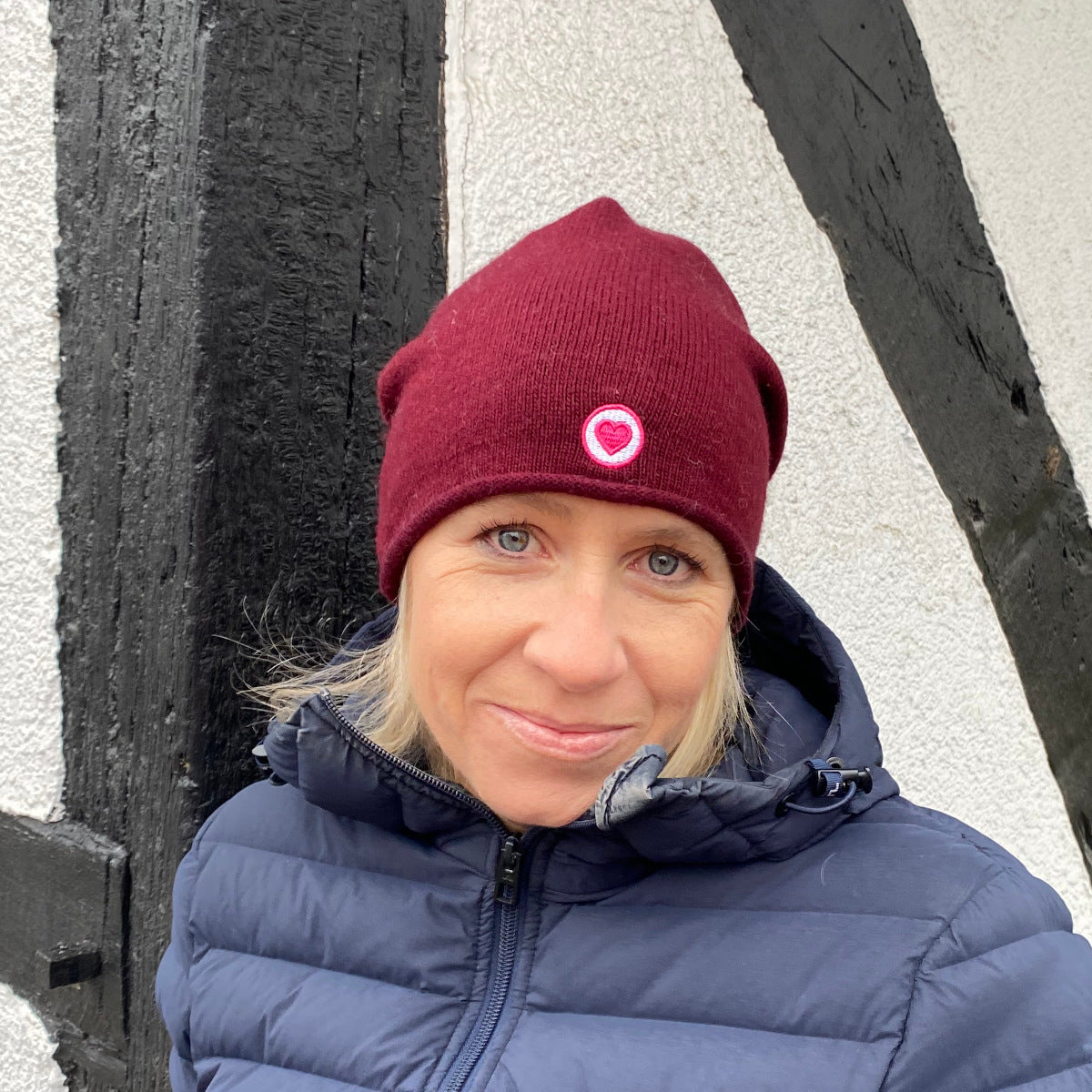 Herzlein® Beanie Mütze Strickmütze aus Kaschmir Cashmere mit Umschlag und edlem Herzchen Stick für Damen Frauen Mädchen